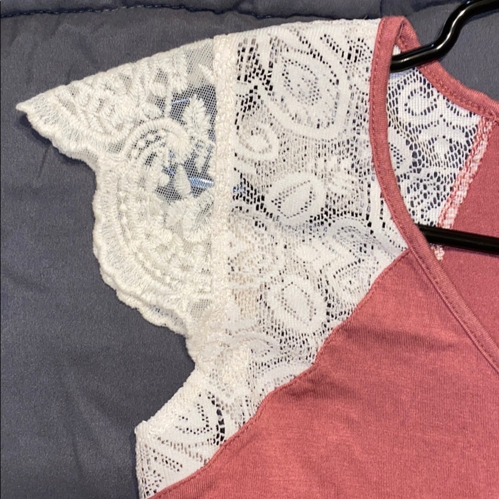 EUC Rue 21 mauve shirt - Picture 4 of 5